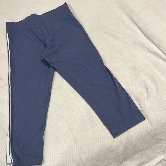 Victoria’s Secret capri leggings - Picture 4 of 6